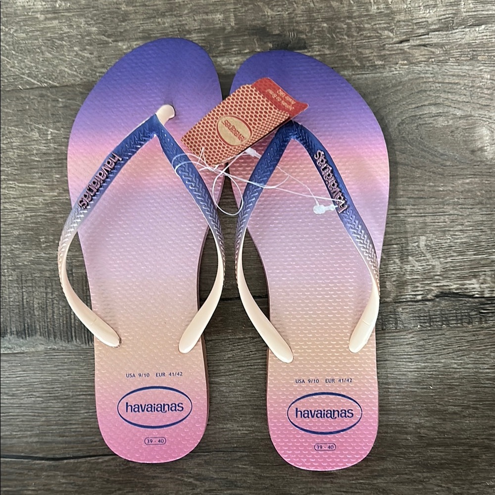 Havaianas Gradient Flip Flops in Purple and Pink